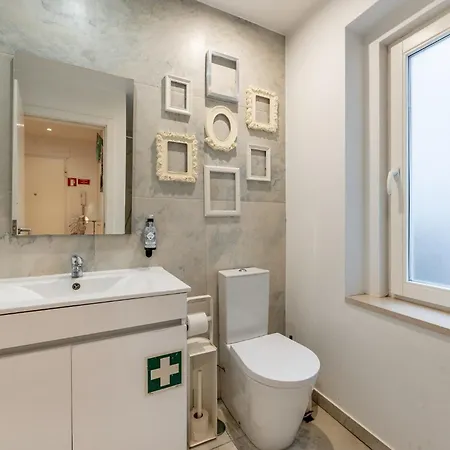 Bmyguest - 28 Tram Central Apartment *